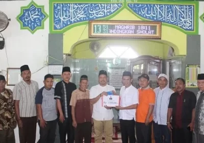 Safari Ramadhan Ketua DPRD Seluma Nofi Eriyan Andesca berlanjut ke Masjid Al Ikhlas Desa Air Periukan