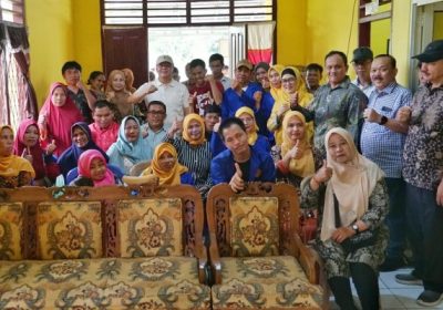 Gubernur Rohidin Serahkan Bantuan Mesin Jahit Kepada Kelompok Disabilitas Bengkulu Selatan