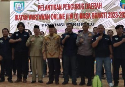 Pelantikan Pengurus Daerah IWO Bengkulu, Gubernur Rohidin: Jadilah Wartawan Profesional