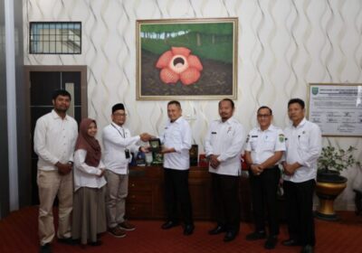 BERSINERGI DUKUNG PROGRAM PEMERINTAH DAERAH, BUPATI DAN WAKIL BUPATI TERIMA AUDIENSI BP3MI SUMSEL, BANK BENGKULU DAN DPC APMIKIMMDO