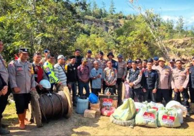 Tembus Medan Sulit, Polres Aceh Tengah Distribusikan Sembako dan Sling Baja ke Kemukiman Jamat