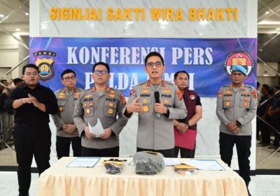 Polda Jambi Gelar Konferensi Pers, DPO Narkotika Berhasil Ditangkap di Tanjab Barat