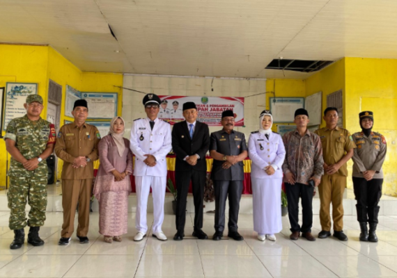 BUPATI RACHMAT RIYANTO LANTIK PJ KEPALA DESA BINTANG SELATAN DAN PAGAR DEWA DI PONDOK KELAPA