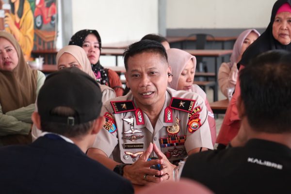 Wujudkan Program Quick Wins Kapolri, Wakapolda Bengkulu Ngopi Bareng Karang Taruna, Juru Parkir dan Buruh Pasar di Sukarami